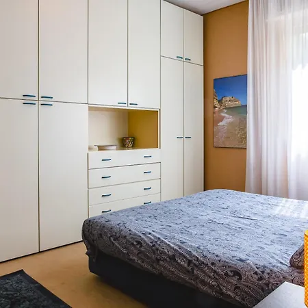 Lägenhet Con Giardino A 2 Passi Dal Mare