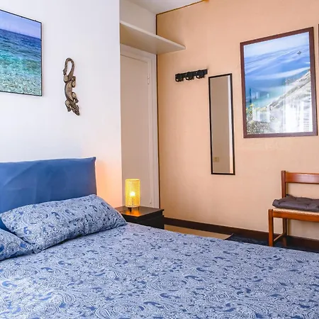 Con Giardino A 2 Passi Dal Mare Lägenhet *