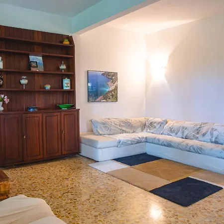 Con Giardino A 2 Passi Dal Mare Lägenhet *