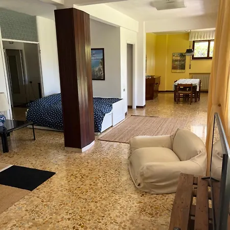 Lägenhet Con Giardino A 2 Passi Dal Mare