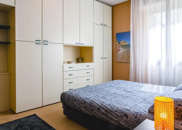 Lägenhet Con Giardino A 2 Passi Dal Mare
