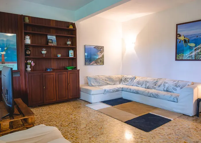 Con Giardino A 2 Passi Dal Mare Lägenhet *