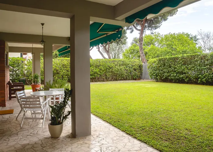 Lägenhet Con Giardino A 2 Passi Dal Mare Marina Di Carrara